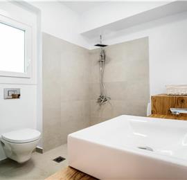 4 bedroom villa with pool & seaview, near Acharavi, sleeps 9